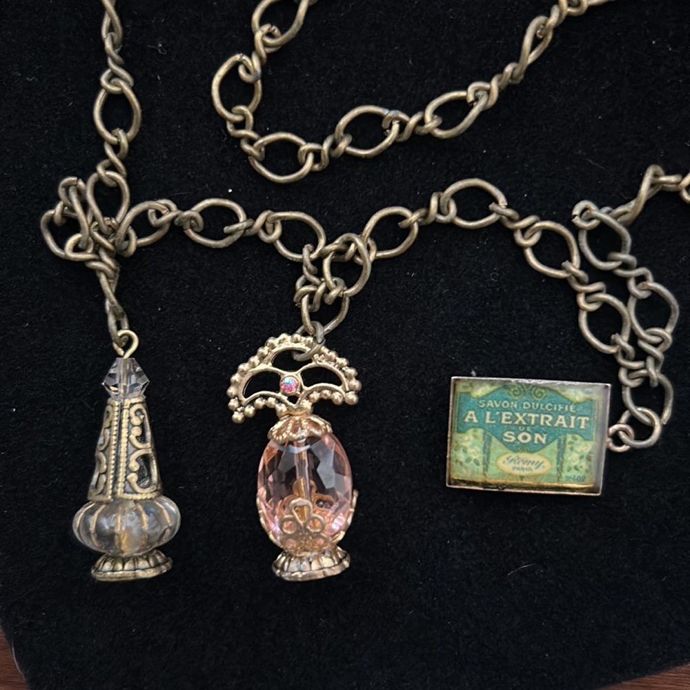 NWOT Vintage Designer Sweet Romance Perfume Bottles & Lockets Charm Necklace - Picture 4 of 8